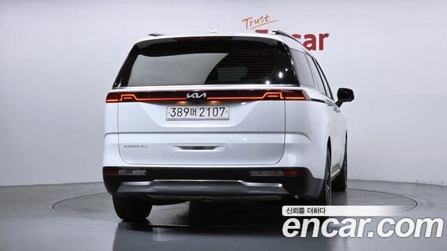 Kia Carnival 2022 — ფოტო 4/20