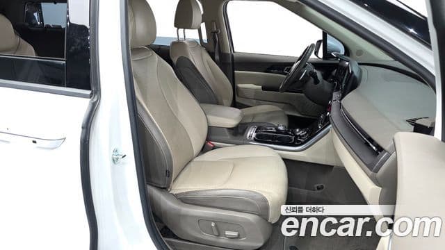 Kia Carnival 2022 — ფოტო 11/20