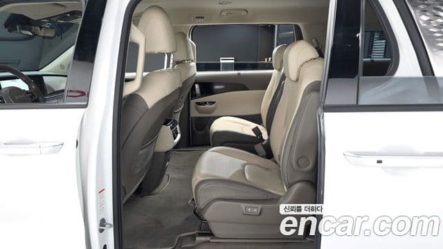 Kia Carnival 2022 — ფოტო 12/20