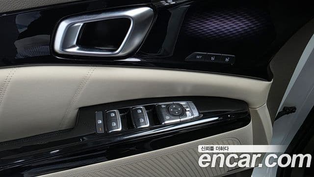 Kia Carnival 2022 — ფოტო 18/20