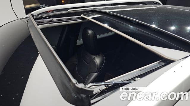 Jeep Cherokee 2021 — ფოტო 19/20