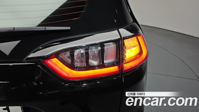 Jeep Cherokee 2021 — Photo 13/38