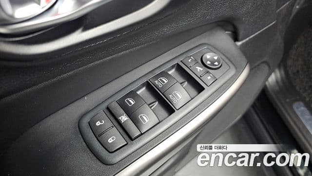 Jeep Cherokee 2021 — Photo 11/38