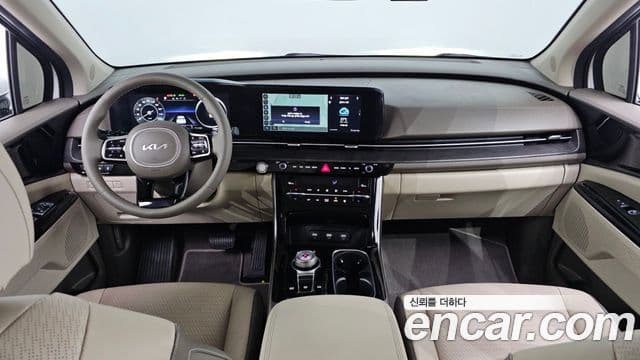 Kia Carnival 2021 — фото 7 из 20