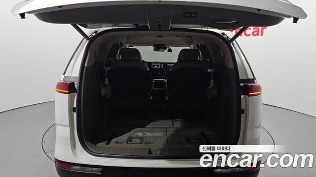 Kia Carnival 2021 — фото 20 из 20
