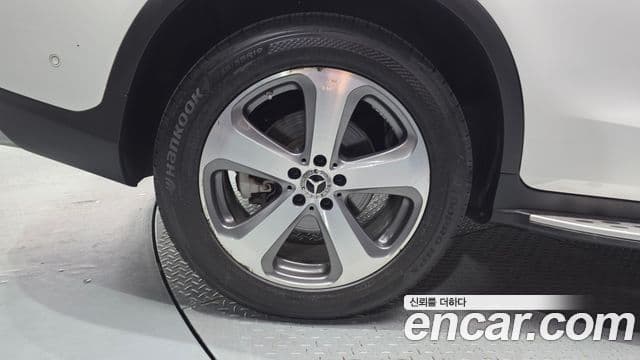 Mercedes-Benz GLC-Class 2019 — Şəkil 5/20