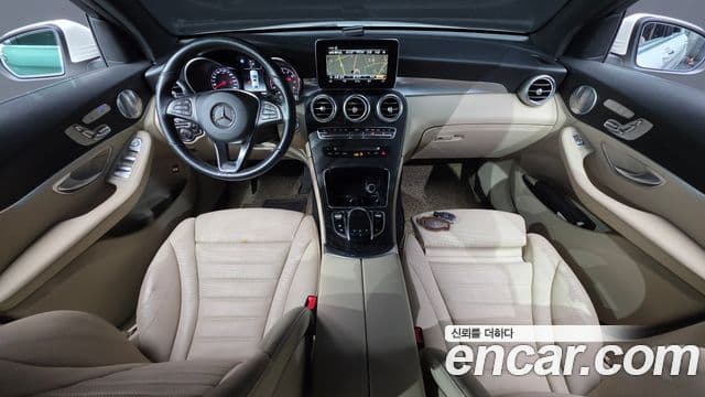 Mercedes-Benz GLC-Class 2019 — Şəkil 7/20