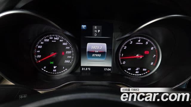 Mercedes-Benz GLC-Class 2019 — Şəkil 8/20