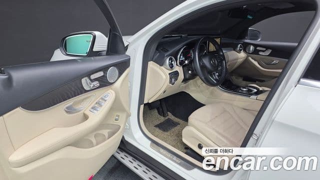 Mercedes-Benz GLC-Class 2019 — Şəkil 10/20