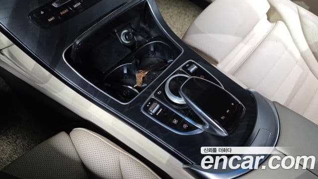 Mercedes-Benz GLC-Class 2019 — Şəkil 19/20