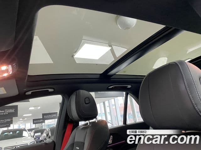 Mercedes-Benz GLE-Class 2025 — Photo 7/17