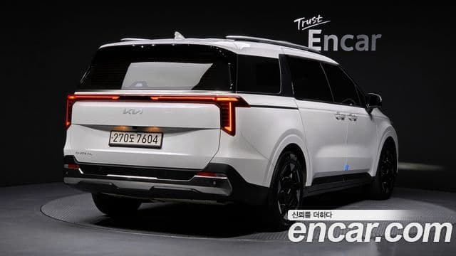 Kia Carnival 2024 — Photo 13/37