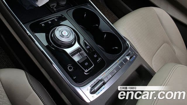 Kia Carnival 2024 — Şəkil 25/37