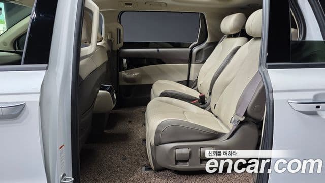 Kia Carnival 2024 — Photo 8/37