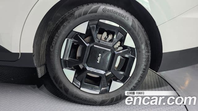 Kia Carnival 2024 — Şəkil 36/37