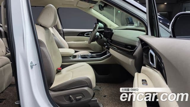 Kia Carnival 2024 — Şəkil 23/37