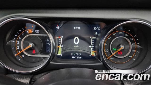 Jeep Wrangler 2020 — Şəkil 26/30