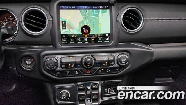 Jeep Wrangler 2020 — Şəkil 10/30