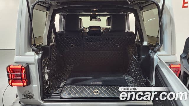 Jeep Wrangler 2020 — Şəkil 17/30