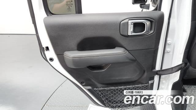 Jeep Wrangler 2020 — Şəkil 25/30