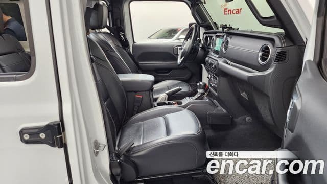 Jeep Wrangler 2020 — Şəkil 15/30