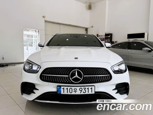 Mercedes-Benz E-Class 2021 — ფოტო 18/20