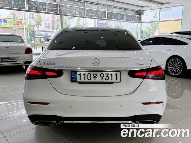 Mercedes-Benz E-Class 2021 — ფოტო 11/20