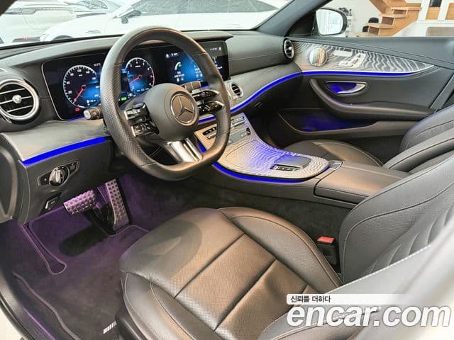 Mercedes-Benz E-Class 2021 — ფოტო 7/20