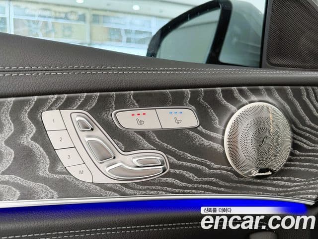 Mercedes-Benz E-Class 2021 — ფოტო 20/20