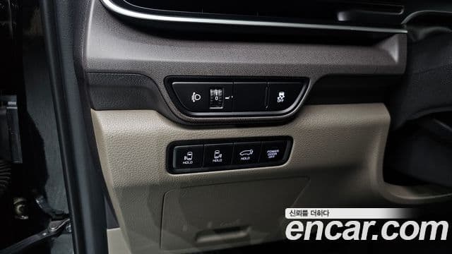 Kia Carnival 2025 — ფოტო 19/20