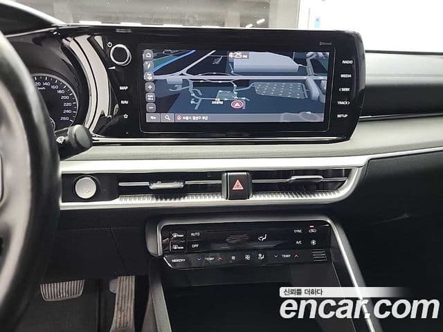Kia K5 2021 — ფოტო 9/19