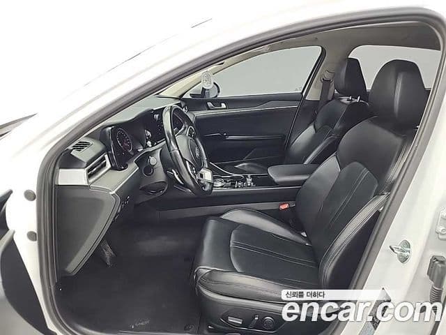 Kia K5 2021 — ფოტო 10/19