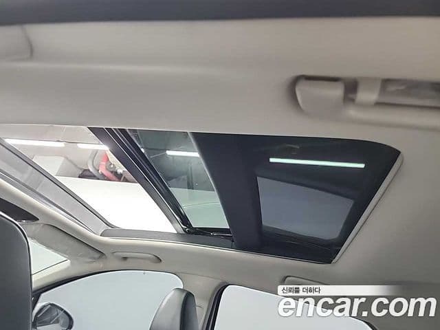Kia K5 2021 — ფოტო 12/19