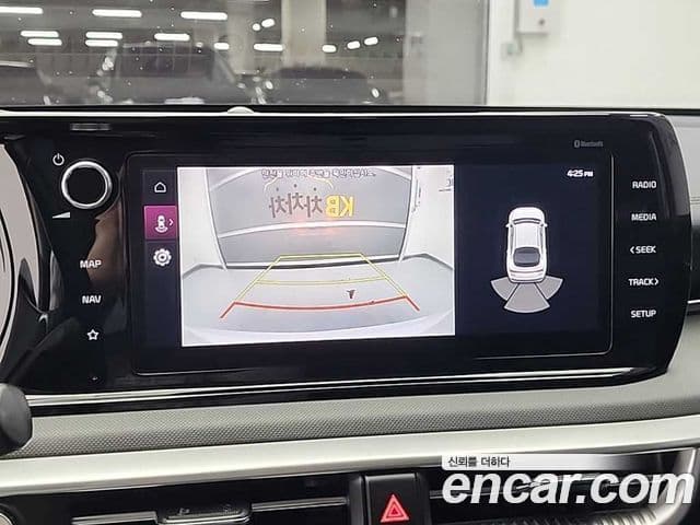 Kia K5 2021 — ფოტო 14/19