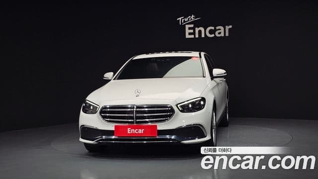 Mercedes-Benz E-Class 2023 — ფოტო 2/20