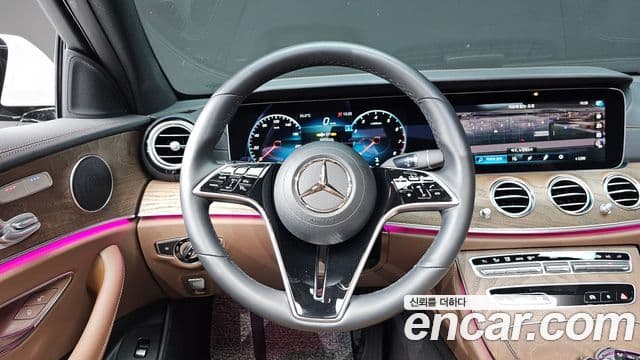 Mercedes-Benz E-Class 2023 — ფოტო 12/20