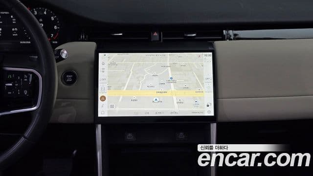 Land Rover Discovery Sport 2024 — ფოტო 17/20