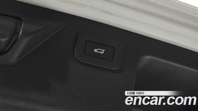 Land Rover Discovery Sport 2024 — Photo 16/30