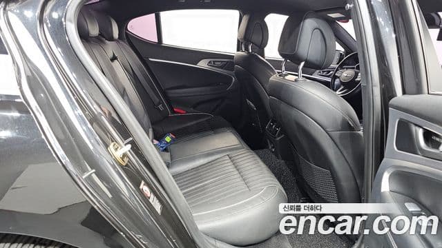 Genesis G70 2019 — Photo 16/35