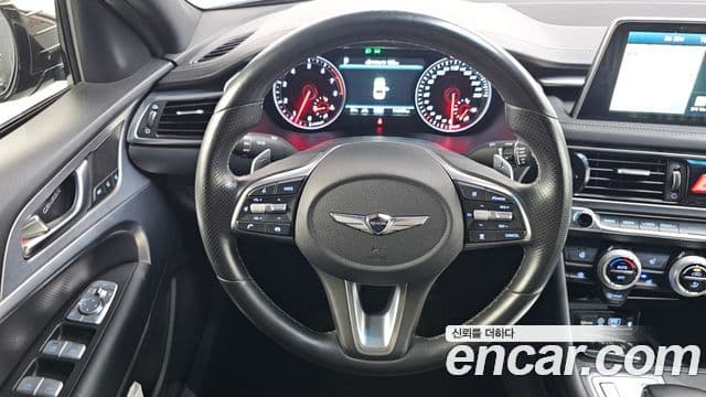 Genesis G70 2019 — Photo 28/35