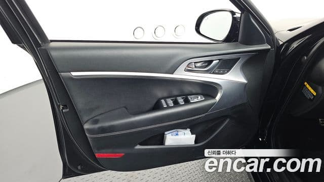Genesis G70 2019 — Photo 21/35