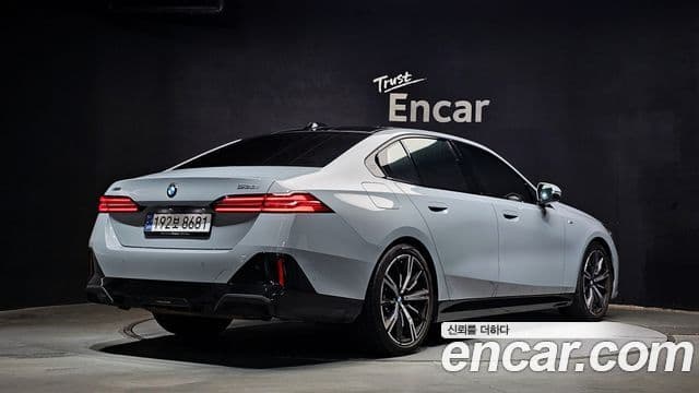 BMW 5 Series 2024 — Şəkil 2/20