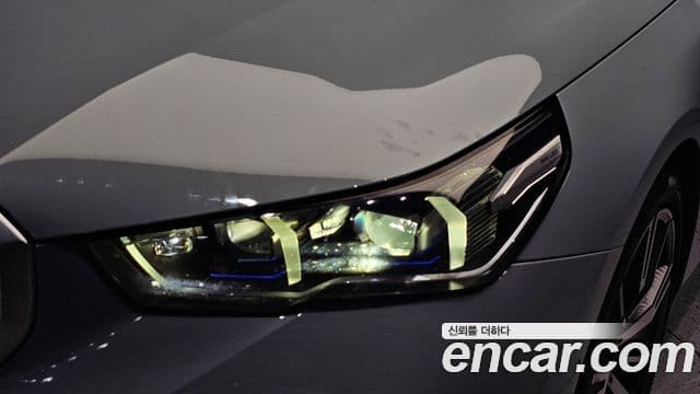 BMW 5 Series 2024 — Photo 27/33