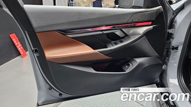 BMW 5 Series 2024 — Photo 17/33