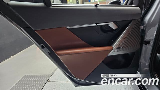 BMW 5 Series 2024 — Photo 12/33