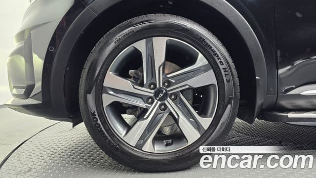Kia Sorento 2022 — Фото 5/20