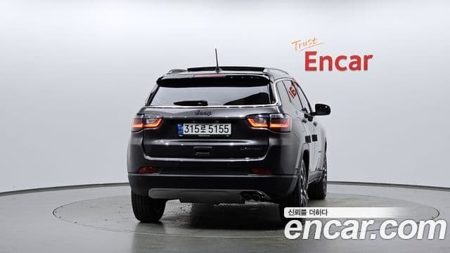 Jeep Compass 2022 — ფოტო 4/20