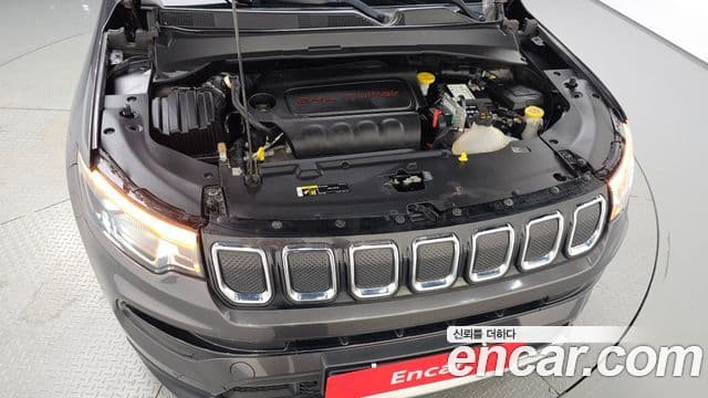 Jeep Compass 2022 — ფოტო 6/20