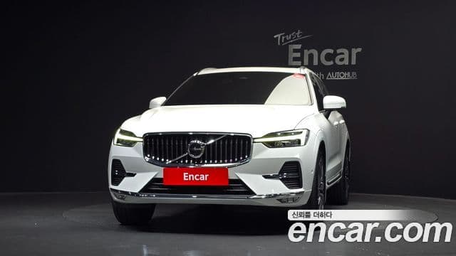 Volvo XC60 2021 — ფოტო 2/20
