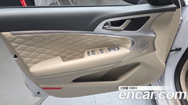 Genesis G70 2019 — Photo 12/30